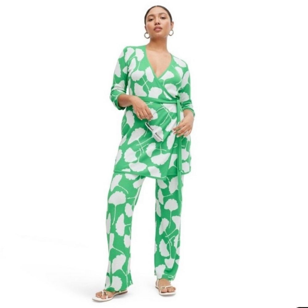 DVF x TARGET High Waisted Ginkgo Green Sweater Knit‎ Pant NWT - Size Large